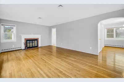 35 Burnham Road, Avon, CT 06001 - Photo 2