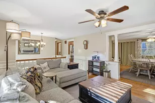 4 Woodland Hollow St, Windsor Locks, CT 06096 - Photo 8