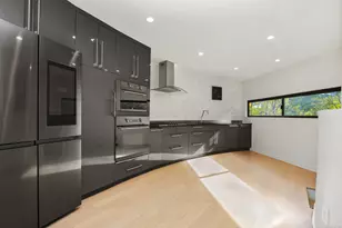 210 Red Fox Rd, Stamford, CT 06903 - Photo 10