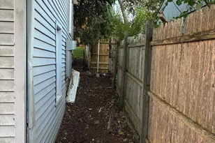 89 Grace St, Fairfield, CT 06825 - Photo 18