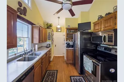 81 Currituck Road, Newtown, CT 06470 - Photo 6