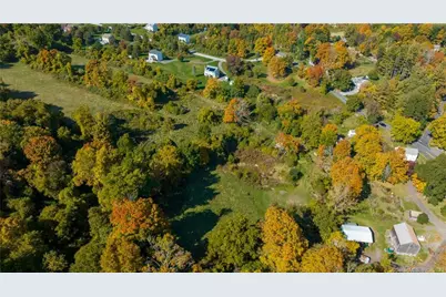 81 Currituck Road, Newtown, CT 06470 - Photo 2