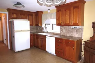 18 Avalon Pl, Wethersfield, CT 06109 - Photo 10