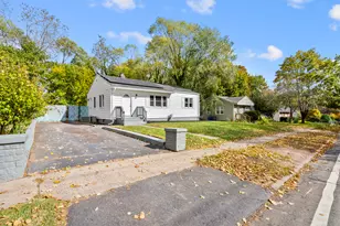 559 Woodin St, Hamden, CT 06514 - Photo 1