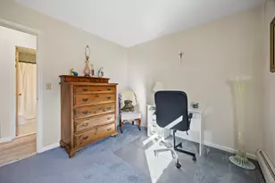 25 Stowe Ct, Hamden, CT 06514 - Photo 16