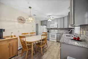 25 Stowe Ct, Hamden, CT 06514 - Photo 4