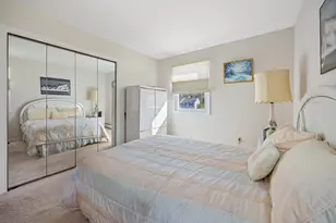 25 Stowe Ct, Hamden, CT 06514 - Photo 20