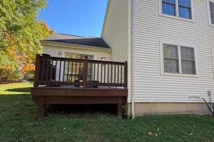 244 Oakland St, Manchester, CT 06042 - Photo 2