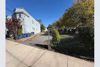 13 Lines Street, New Haven, CT 06519 - Photo 2