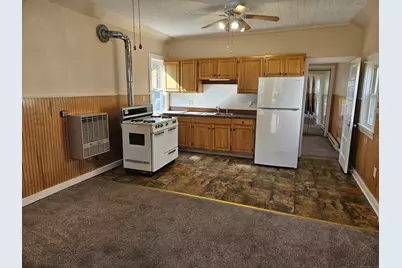 35 Salisbury Avenue, Plainfield, CT 06354 - Photo 2