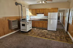 35 Salisbury Ave, Plainfield, CT 06354 - Photo 2