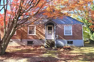 118 Bloomingdale Rd, Waterford, CT 06375 - Photo 2