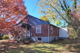 118 Bloomingdale Rd, Waterford, CT 06375 - Photo 4