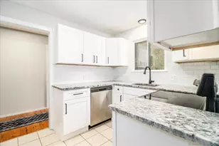 487 Heritage Vlg, Southbury, CT 06488 - Photo 4