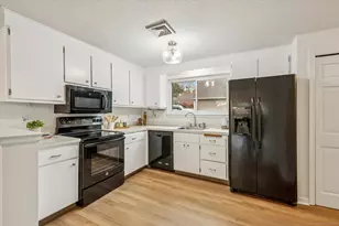 11 Mallard Cir, Simsbury, CT 06081 - Photo 8