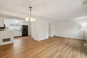 11 Mallard Cir, Simsbury, CT 06081 - Photo 6