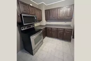 35 Hewey St, Waterbury, CT 06708 - Photo 4