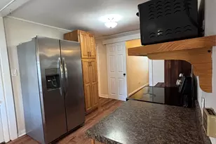 11 West St, East Hampton, CT 06424 - Photo 10