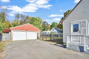 21 King Ct, Enfield, CT 06082 - Photo 2