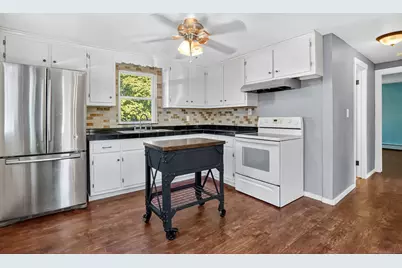 21 King Court, Enfield, CT 06082 - Photo 4