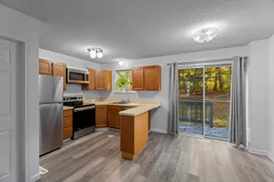 213 Oakland St, Manchester, CT 06042 - Photo 8