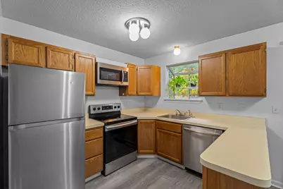213 Oakland Street #APT D, Manchester, CT 06042 - Photo 10