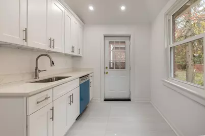 400 East Avenue, Bridgeport, CT 06610 - Photo 14