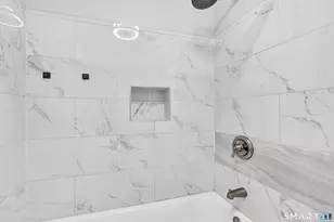 936 Lindley St, Bridgeport, CT 06606 - Photo 22
