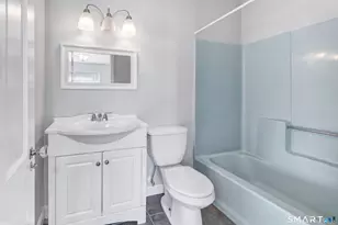 936 Lindley St, Bridgeport, CT 06606 - Photo 16