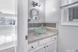 936 Lindley St, Bridgeport, CT 06606 - Photo 6