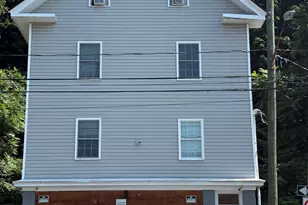 210 Bishop St, Waterbury, CT 06704 - Photo 2