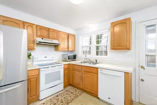 280 E Main St, Clinton, CT 06413 - Photo 8
