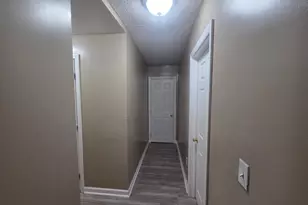 63 Seyms St, Hartford, CT 06120 - Photo 6