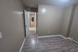 63 Seyms St, Hartford, CT 06120 - Photo 10