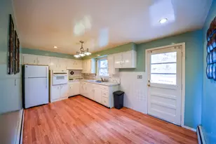 291 Frenchtown Rd, Bridgeport, CT 06606 - Photo 10