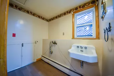 291 Frenchtown Road, Bridgeport, CT 06606 - Photo 30