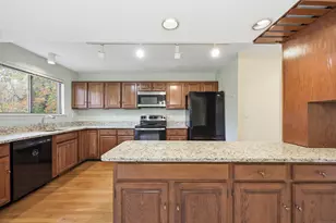 40 Crossroads Ln, Glastonbury, CT 06033 - Photo 6