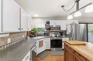 19 Desjardins Dr, Montville, CT 06382 - Photo 16