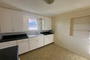 31 Wolcott Ave, Torrington, CT 06790 - Photo 4