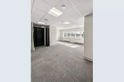 991 Farmington Avenue, West Hartford, CT 06107 - Photo 2