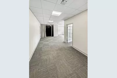 991 Farmington Avenue, West Hartford, CT 06107 - Photo 4