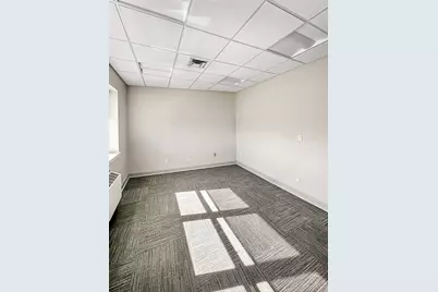 991 Farmington Avenue, West Hartford, CT 06107 - Photo 6