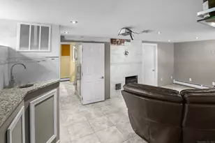 15 Overland Ave, Bridgeport, CT 06606 - Photo 16