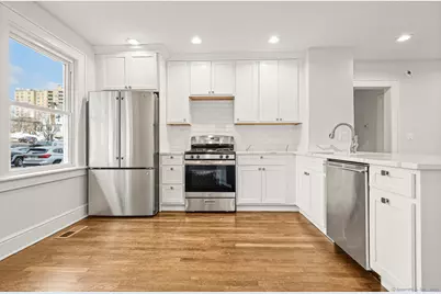 21 Holcomb Avenue, Stamford, CT 06906 - Photo 4