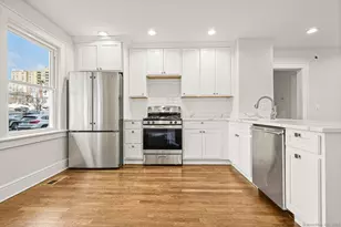 21 Holcomb Ave, Stamford, CT 06906 - Photo 4