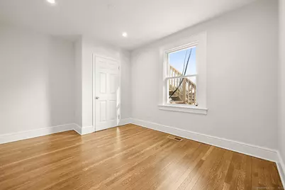 21 Holcomb Avenue, Stamford, CT 06906 - Photo 8