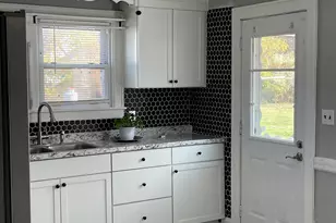 31 Francis Ave, Enfield, CT 06082 - Photo 2