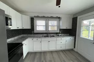 31 Francis Ave, Enfield, CT 06082 - Photo 6