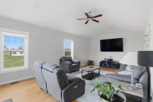 71 Middle Rd, East Windsor, CT 06016 - Photo 16