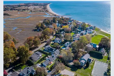 35 Hotchkiss Lane, Madison, CT 06443 - Photo 1